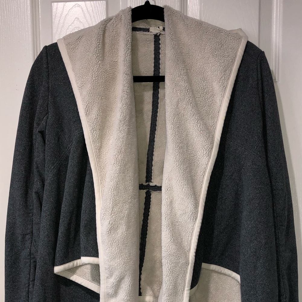 Lululemon Gray Presence of mind wrap coat